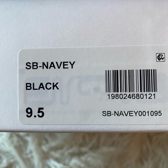 👄 NWT 👄 Betsey Johnson, Navey Embellished Dress Booties, Black, Size 9.5 - Picture 16 of 16